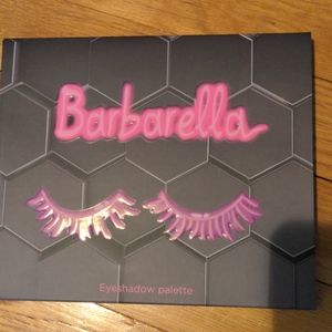 Bee beauty eyeshadow palette